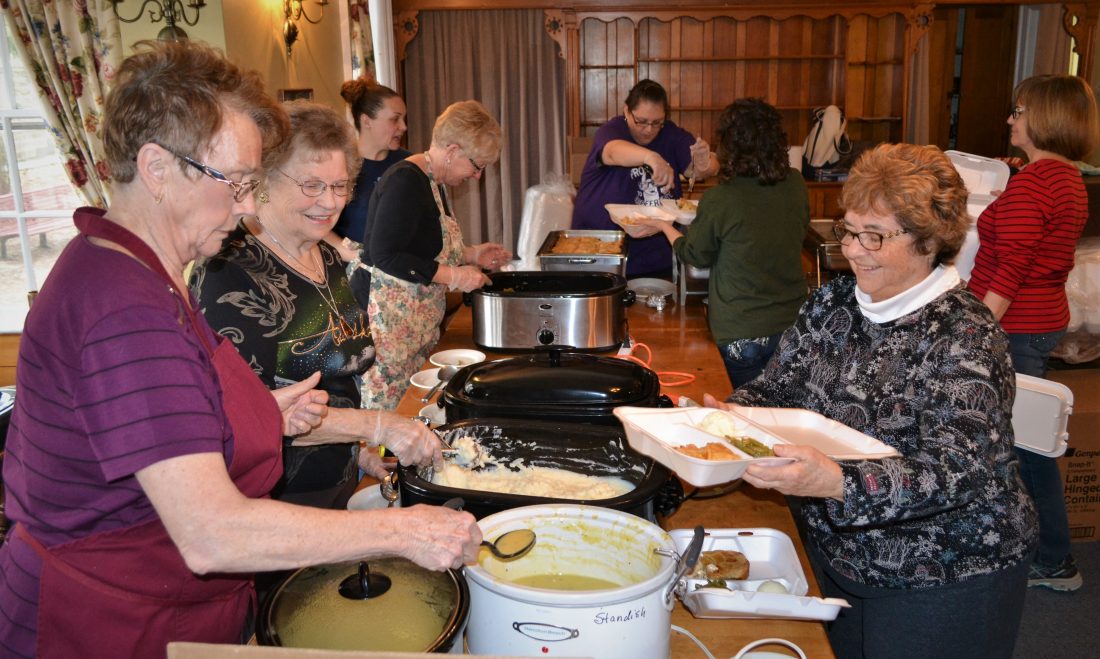 Secret pot pie recipe draws crowds at the Betsey News, Sports, Jobs